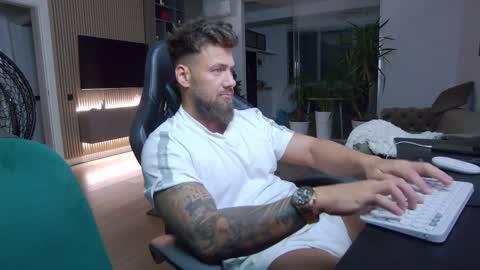 Erik online show from 01.03.25