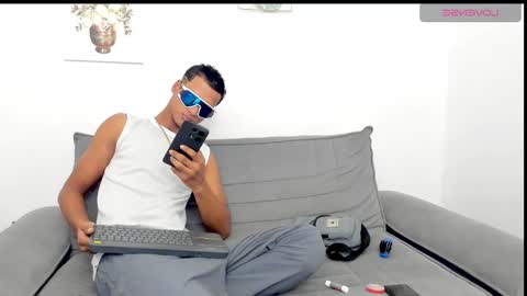 Snapshot of enrique_villa23 chatting on 01.05.25 enrique online show from 01.05.25