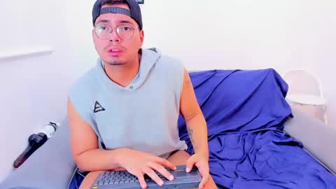 Snapshot of enrique_villa23 chatting on 02.13.25 enrique online show from 02.13.25