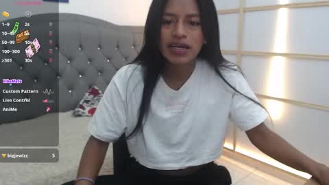 Snapshot of enyelin chatting on 12.17.25 Enyenlina online show from 12.17.25