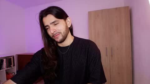 enzo_moretii online show from 11.12.25