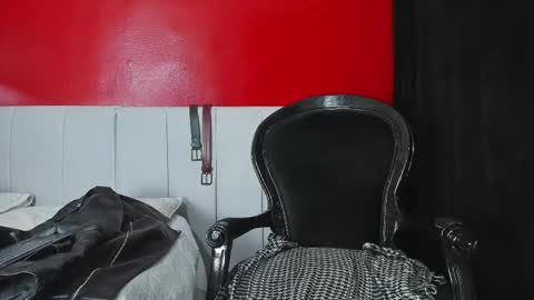 Snapshot of enzopratt chatting on 03.07.25 Enzo Pratt online show from 03.07.25