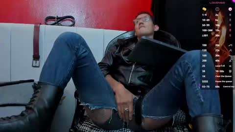 Snapshot of enzopratt chatting on 03.11.25 Enzo Pratt online show from 03.11.25