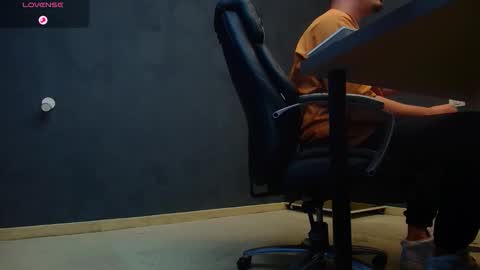 EnzoRace online show from 10.21.25