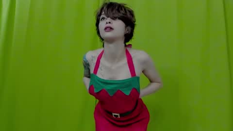 Leyla online show from 12.24.24