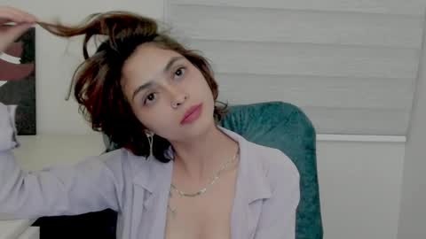 Leyla online show from 02.22.25