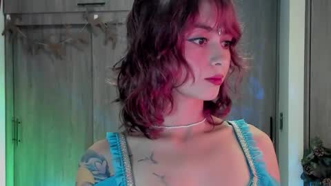 Leyla online show from 12.16.25