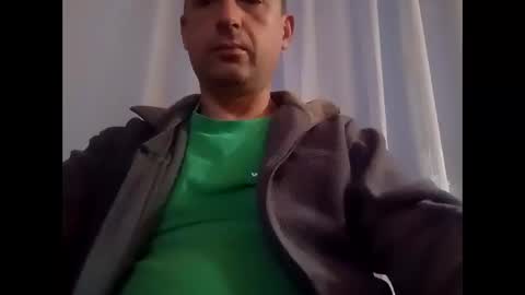 Snapshot of epu17 chatting on 09.20.25 epu17 online show from 09.20.25