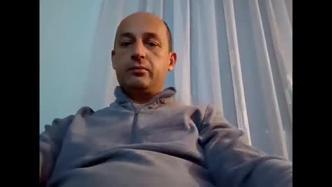 Snapshot of epu17 chatting on 10.18.25 epu17 online show from 10.18.25