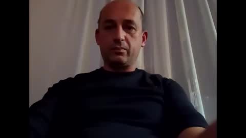 Snapshot of epu17 chatting on 10.23.25 epu17 online show from 10.23.25