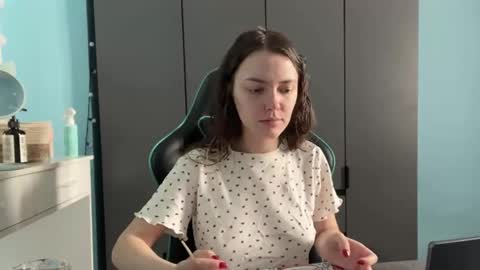 Snapshot of eracloke chatting on 02.18.26 Lily online show from 02.18.26