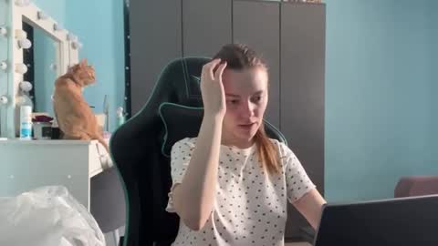 Snapshot of eracloke chatting on 02.21.26 Lily online show from 02.21.26