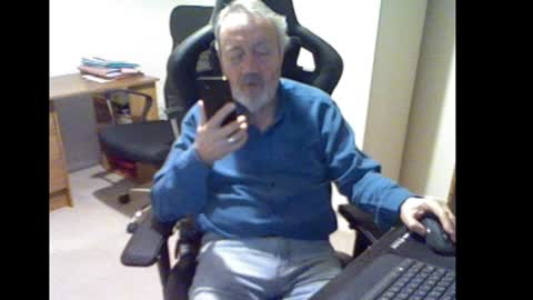 Snapshot of erasmus_d chatting on 01.14.25 erasmus_d online show from 01.14.25