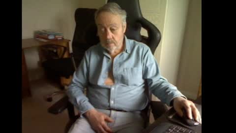 Snapshot of erasmus_d chatting on 03.06.25 erasmus_d online show from 03.06.25