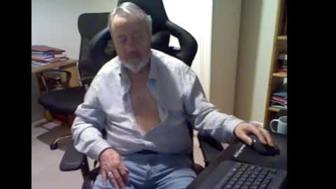 erasmus_d online show from 11.13.25