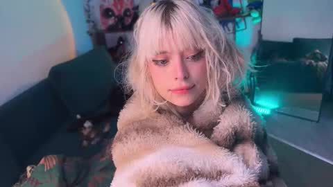 Snapshot of erectioneeering chatting on 10.03.25 Alissa online show from 10.03.25