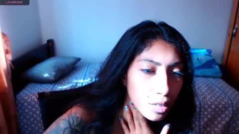 Snapshot of eren_mikasa chatting on 11.10.25 sofia online show from 11.10.25