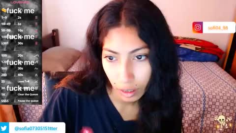 Snapshot of eren_mikasa chatting on 11.14.25 sofia online show from 11.14.25