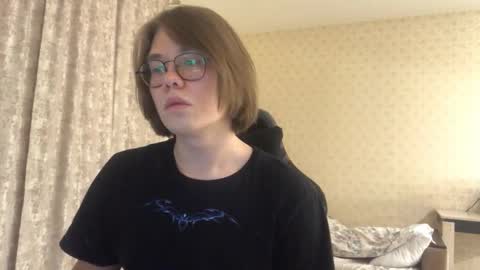 Snapshot of eric_bucks chatting on 02.28.26 haru moon online show from 02.28.26