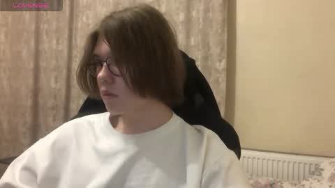 Snapshot of eric_bucks chatting on 03.04.26 haru moon online show from 03.04.26