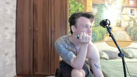 Snapshot of eric_the_vikking chatting on 09.17.25 Eric online show from 09.17.25