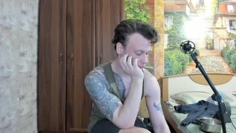 Snapshot of eric_the_vikking chatting on 09.18.25 Eric online show from 09.18.25