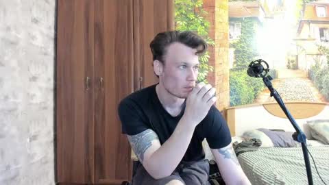 Snapshot of eric_the_vikking chatting on 09.23.25 Eric online show from 09.23.25