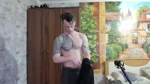 Snapshot of eric_the_vikking chatting on 09.23.25 Eric online show from 09.23.25