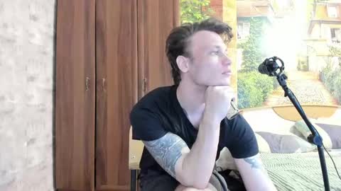 Snapshot of eric_the_vikking chatting on 09.26.25 Eric online show from 09.26.25