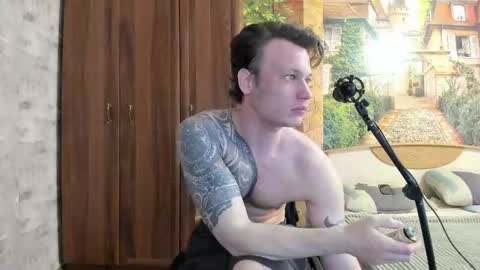 Snapshot of eric_the_vikking chatting on 09.29.25 Eric online show from 09.29.25