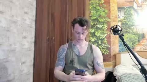 Snapshot of eric_the_vikking chatting on 10.10.25 Eric online show from 10.10.25