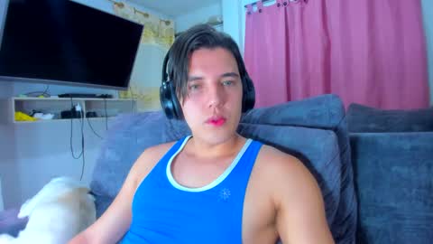eric_twink18 online show from 01.20.25
