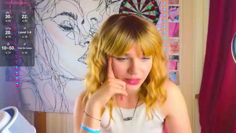 Snapshot of erica_winterr chatting on 09.19.25 Erica Winterr online show from 09.19.25