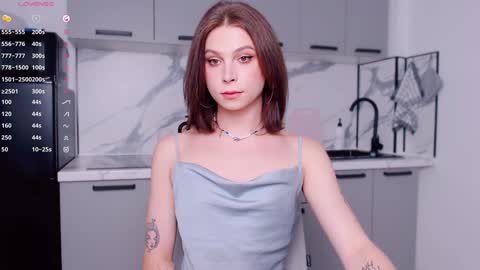 Snapshot of ericaglam chatting on 01.14.25 Erica online show from 01.14.25