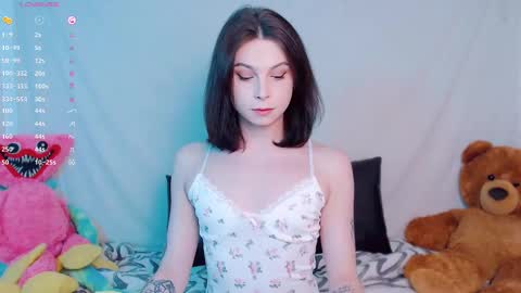 Snapshot of ericaglam chatting on 02.19.25 Erica online show from 02.19.25