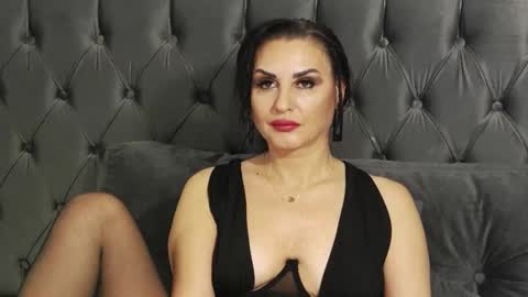 Snapshot of ericarosse chatting on 12.15.24 Erica online show from 12.15.24