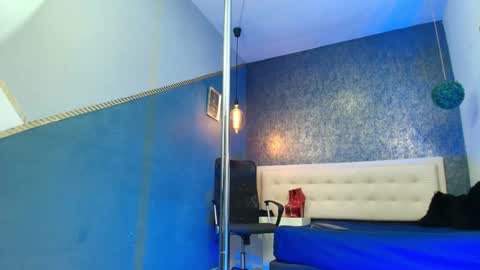   online show from 10.04.25