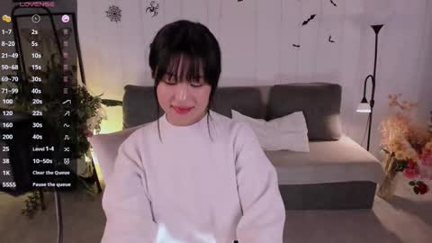 Snapshot of erika_kim chatting on 10.24.25 erika_kim online show from 10.24.25