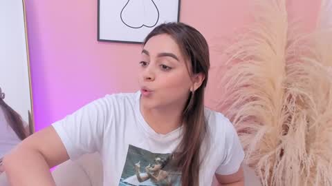 Erika Mendez online show from 02.03.25