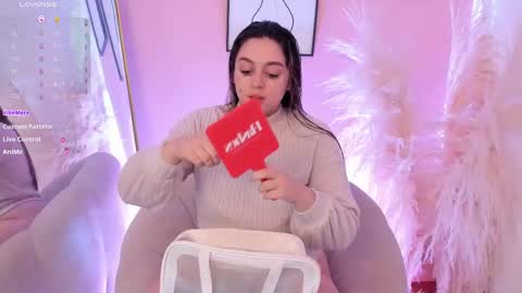 Snapshot of erika_mendez1 chatting on 09.20.25 Erika Mendez online show from 09.20.25