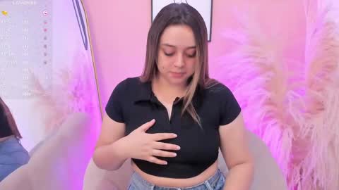 Snapshot of erika_mendez1 chatting on 09.23.25 Erika Mendez online show from 09.23.25