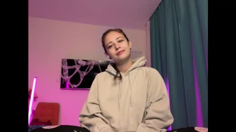 Erika Miu online show from 10.25.25