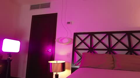 Venus Skye online show from 09.13.25