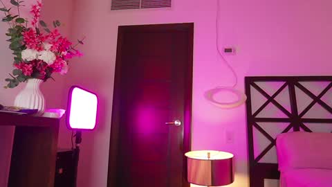 Venus Skye online show from 09.18.25