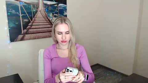 Snapshot of erikagavin chatting on 01.22.25 Erika online show from 01.22.25