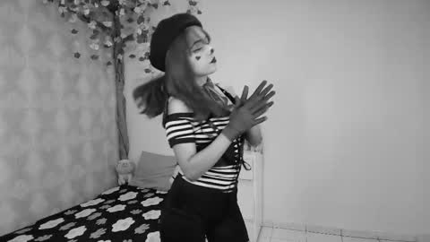 Snapshot of erline_wonr_ chatting on 09.20.25 Erline online show from 09.20.25