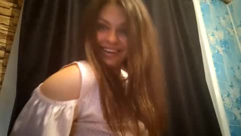 Bella online show from 09.17.25