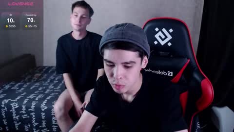 Snapshot of ernestwong chatting on 11.08.25 Erny online show from 11.08.25