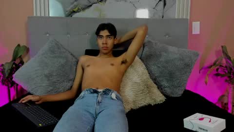 Snapshot of eros_lux1 chatting on 04.09.26 Eros Lux1 online show from 04.09.26