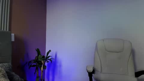 Snapshot of eros_lux1 chatting on 04.11.26 Eros Lux1 online show from 04.11.26